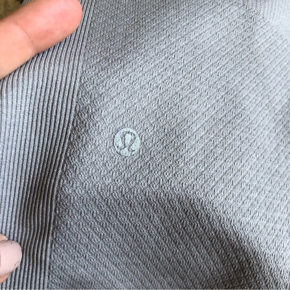 Lululemon seamlessly street crop - Picture 6 of 7